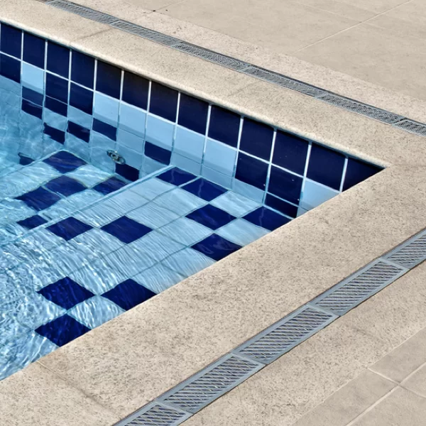 Piscina com revestimento