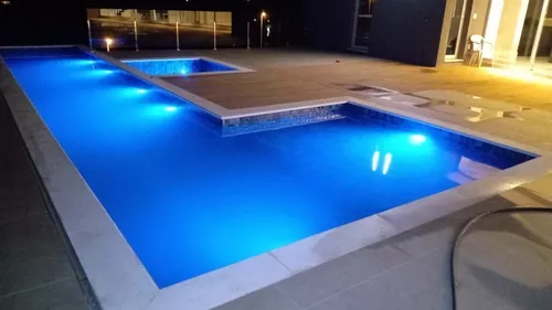Piscina com led